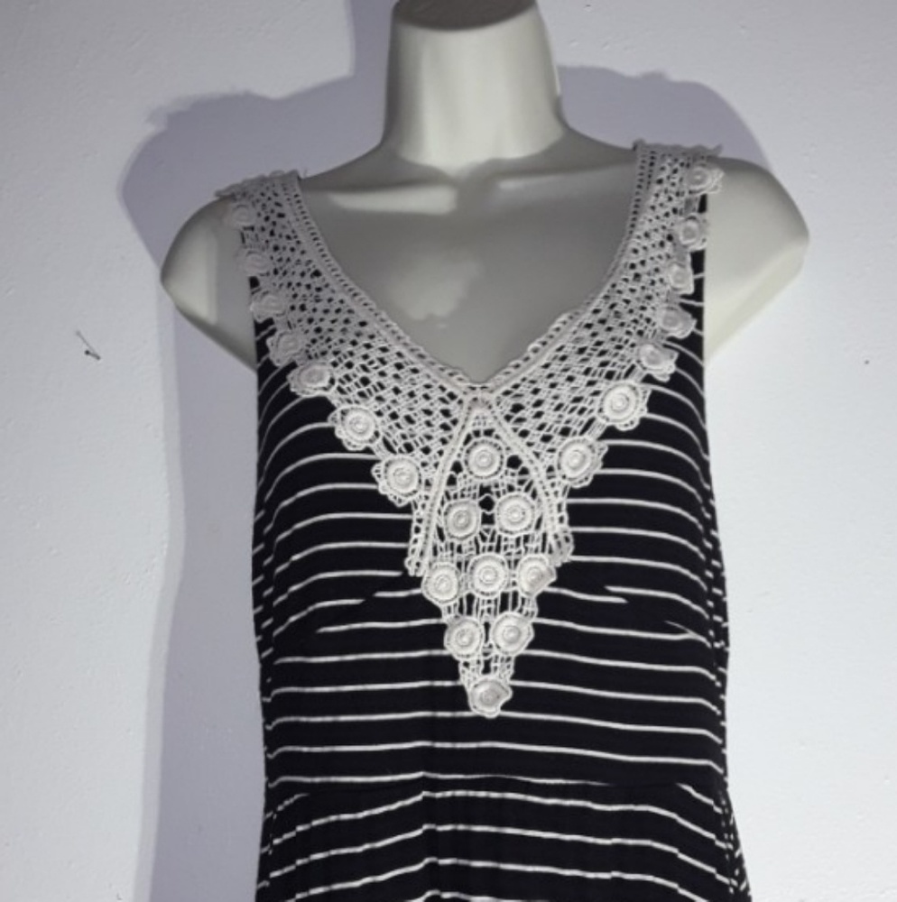 HAANI  Black & white Maxi